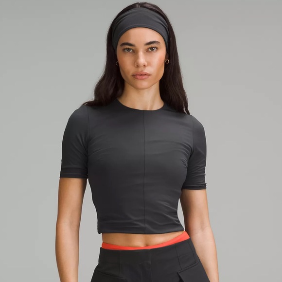 Lululemon Tight Fit Lined T-Shirt *Black - Picture 1 of 4